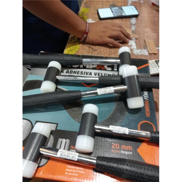 BAHCO MARTILLOS CON BOCA DE NYLON Y AGARRE DE GOMA, 350 G